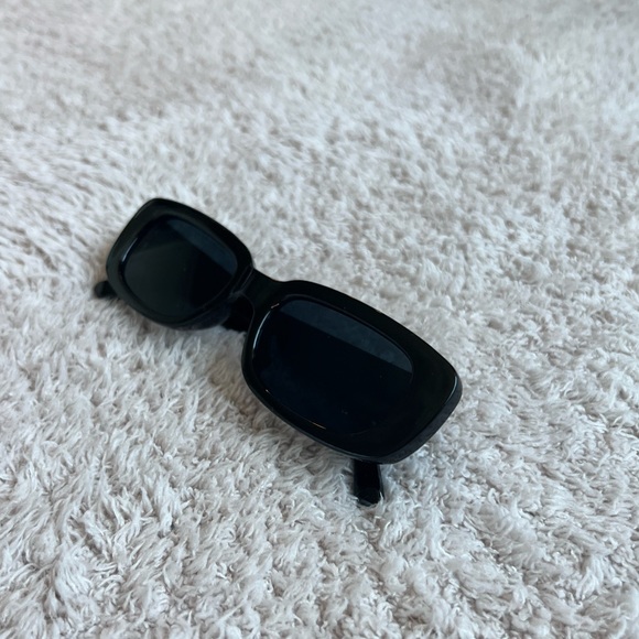 Trendy sunglass bundle - Picture 2 of 4